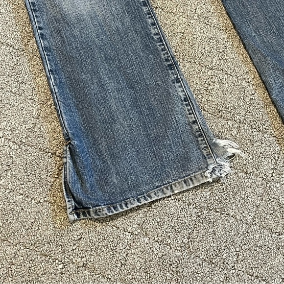 Lucky Brand Dungarees Skylo Flare Jeans Womens 8 Blue Distressed Denim - Picture 9 of 15